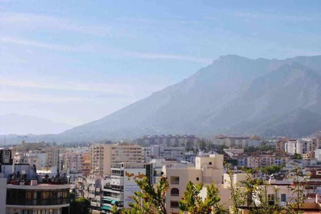 Large Modern Beach Front Apartment, Rooftop Pool!! Marbella Kültér fotó